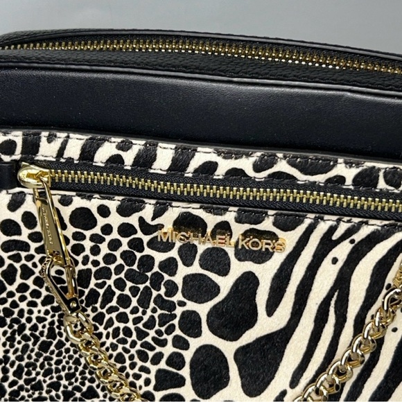 Michael Kors Jet Set Leather Cross Body Bag - Picture 2 of 11